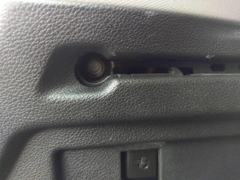 [Image: trunk_cover_hook_installed_thumb.jpg]
